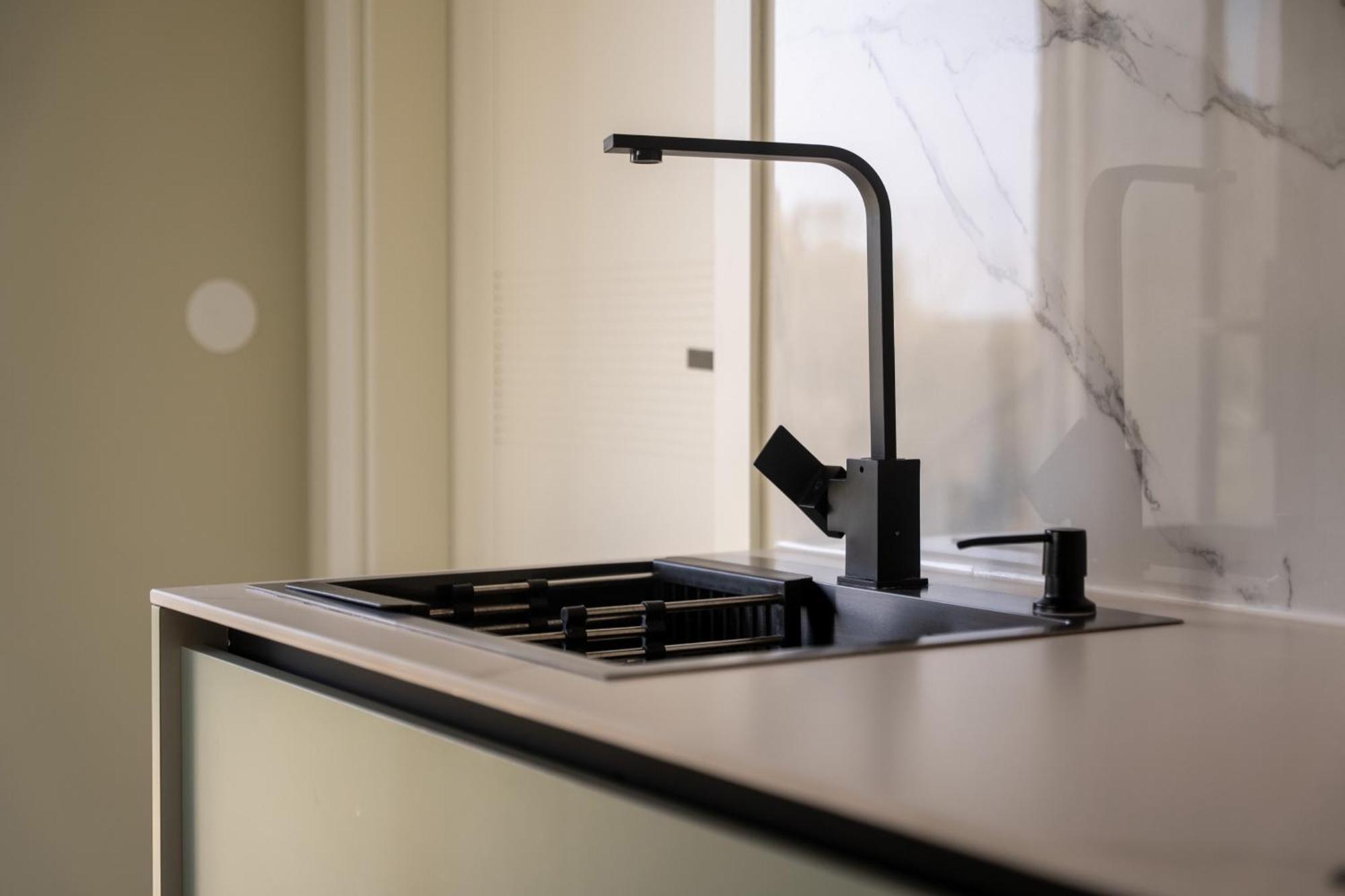 Larum Apartmens เวอร์ซาร์ ภายนอก รูปภาพ