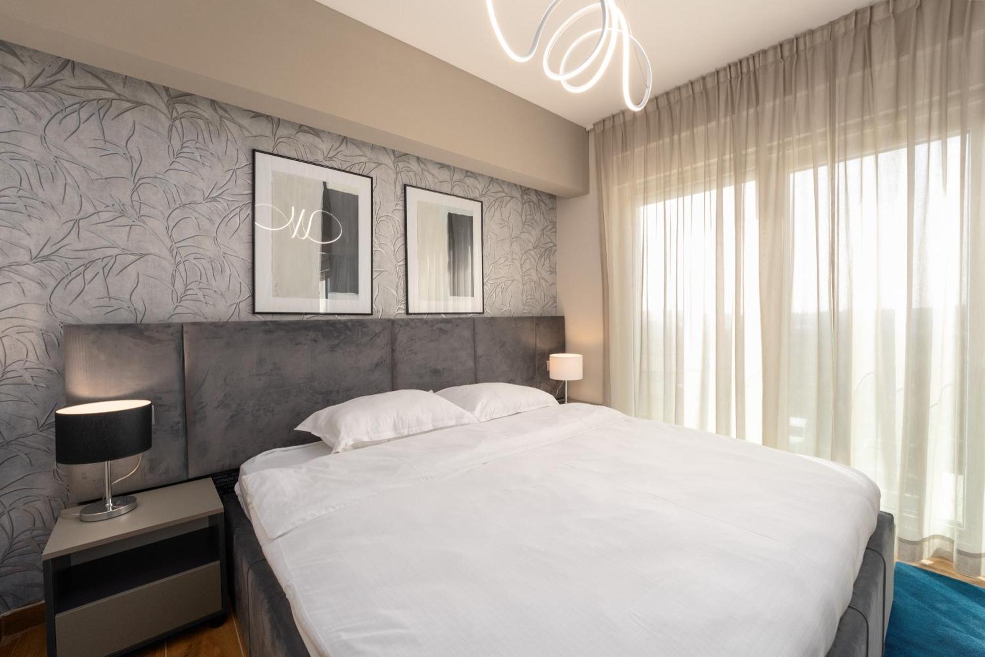 Larum Apartmens เวอร์ซาร์ ภายนอก รูปภาพ