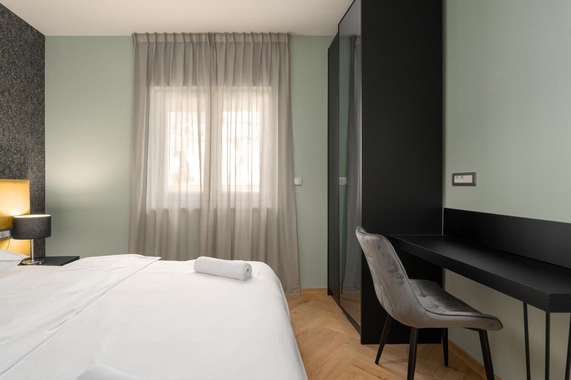 Larum Apartmens เวอร์ซาร์ ภายนอก รูปภาพ