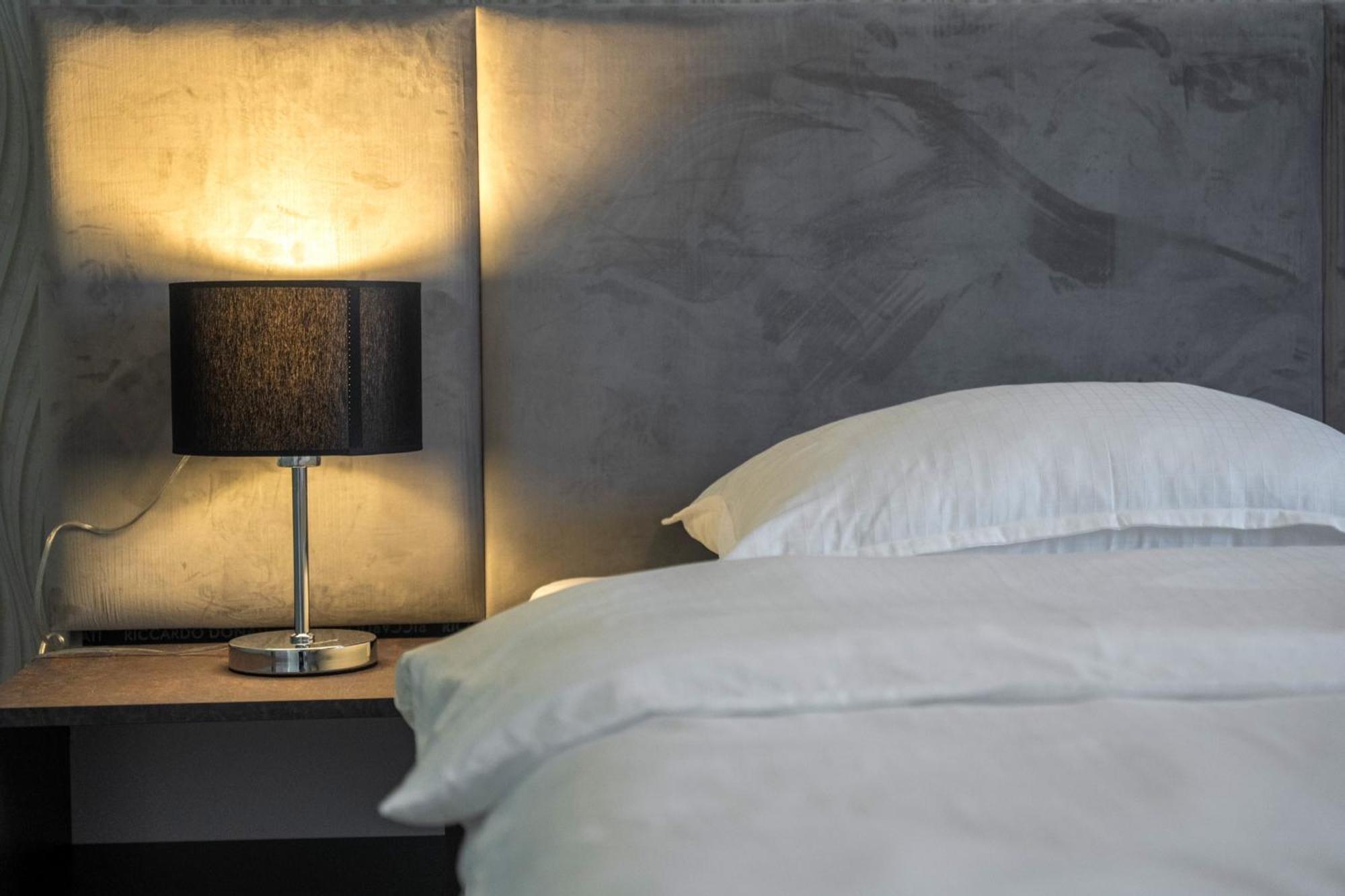 Larum Apartmens เวอร์ซาร์ ภายนอก รูปภาพ