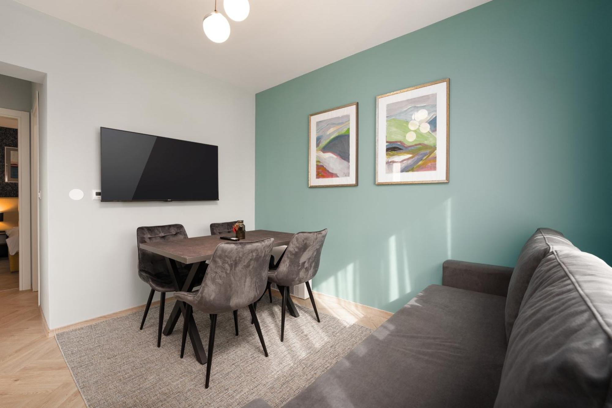 Larum Apartmens เวอร์ซาร์ ภายนอก รูปภาพ