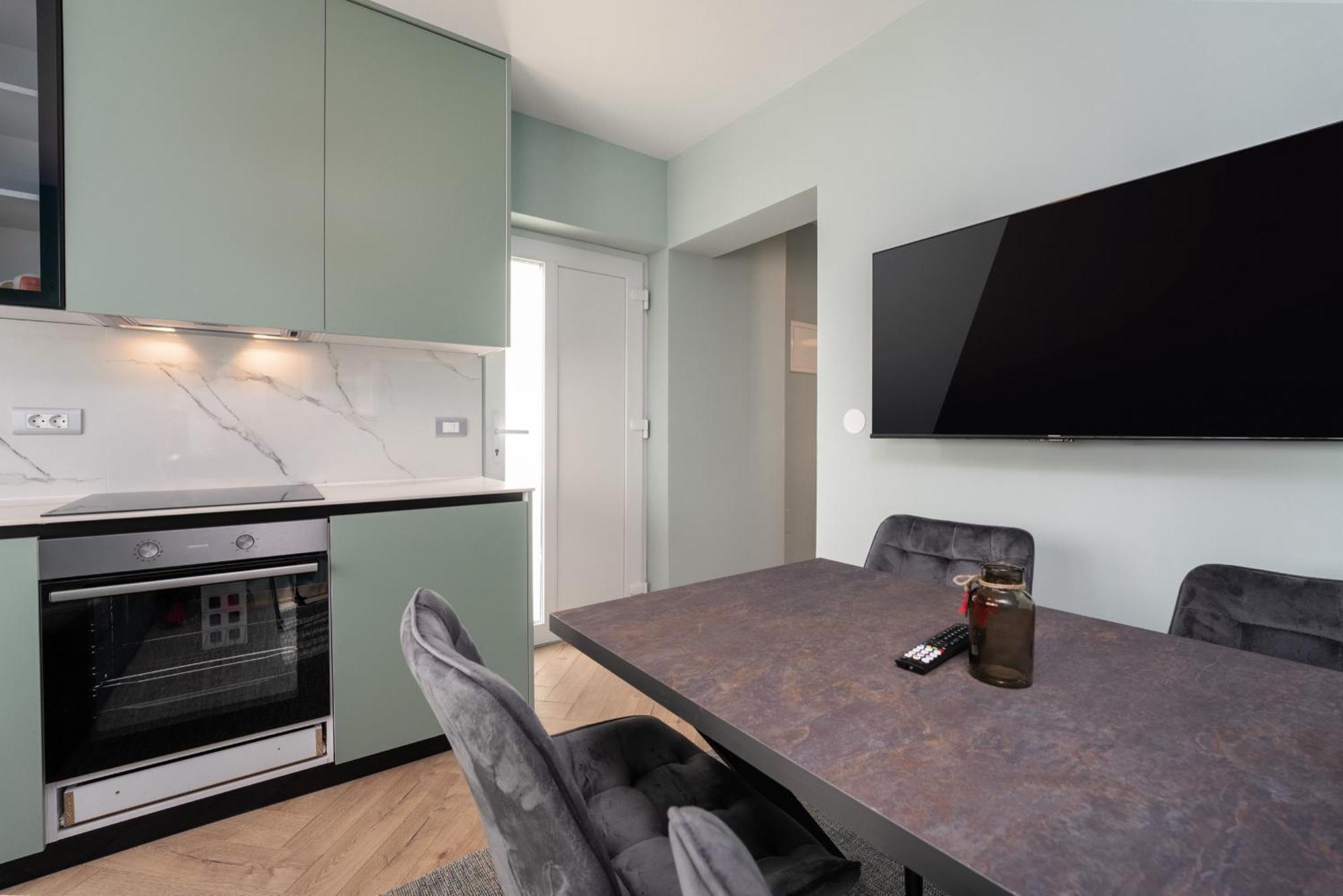 Larum Apartmens เวอร์ซาร์ ภายนอก รูปภาพ