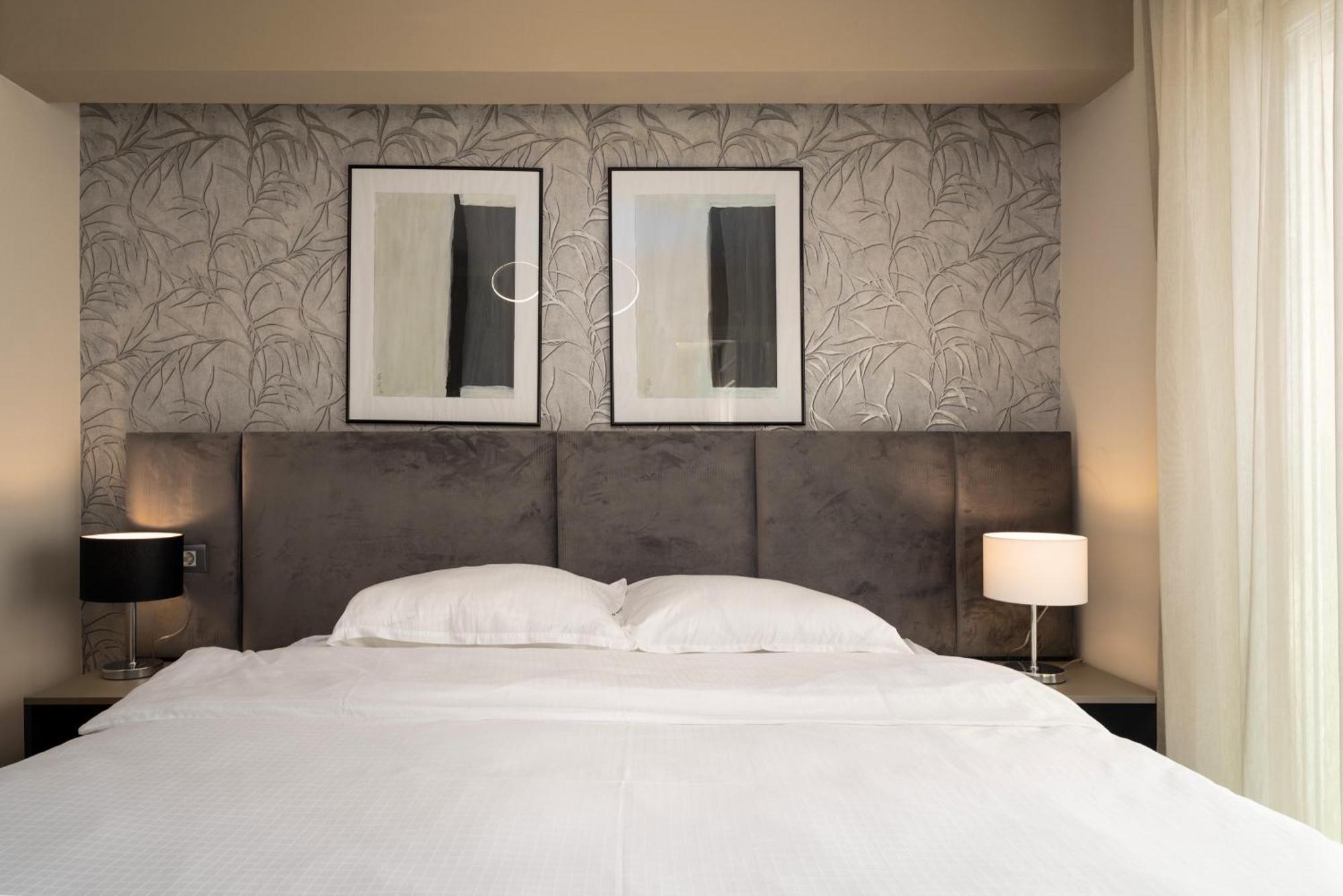 Larum Apartmens เวอร์ซาร์ ภายนอก รูปภาพ