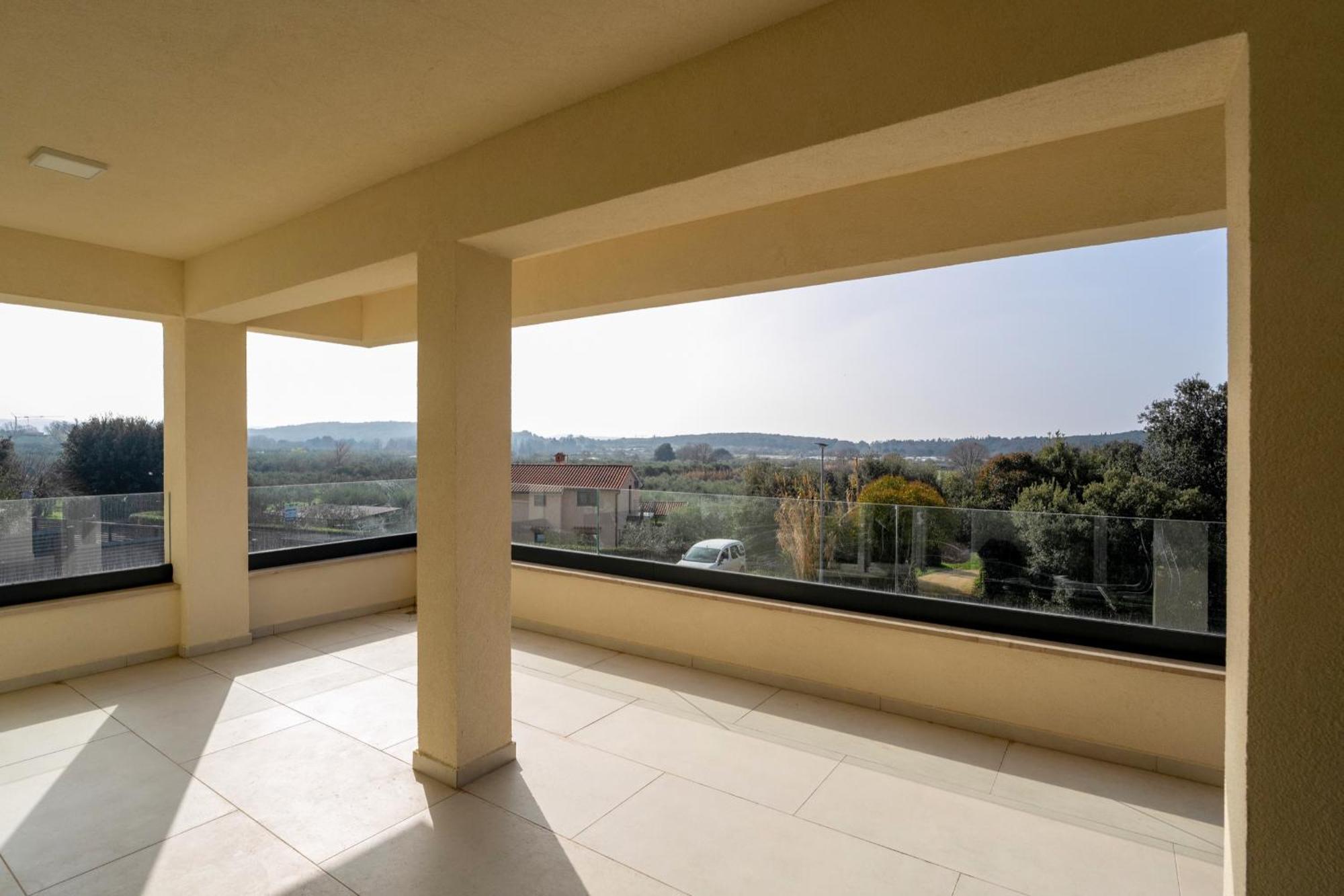 Larum Apartmens เวอร์ซาร์ ภายนอก รูปภาพ