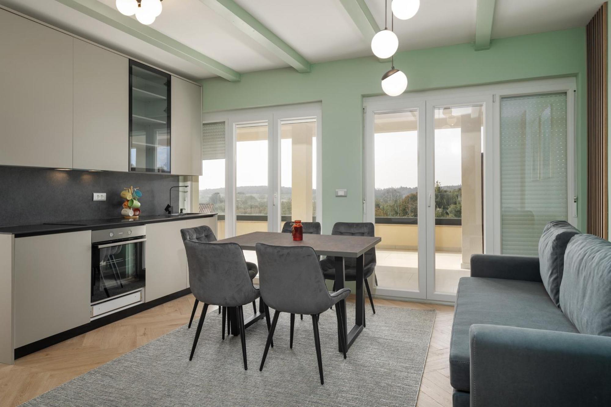 Larum Apartmens เวอร์ซาร์ ภายนอก รูปภาพ